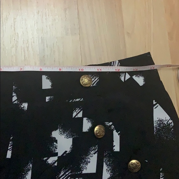 Black pattern shorts - Picture 7 of 9